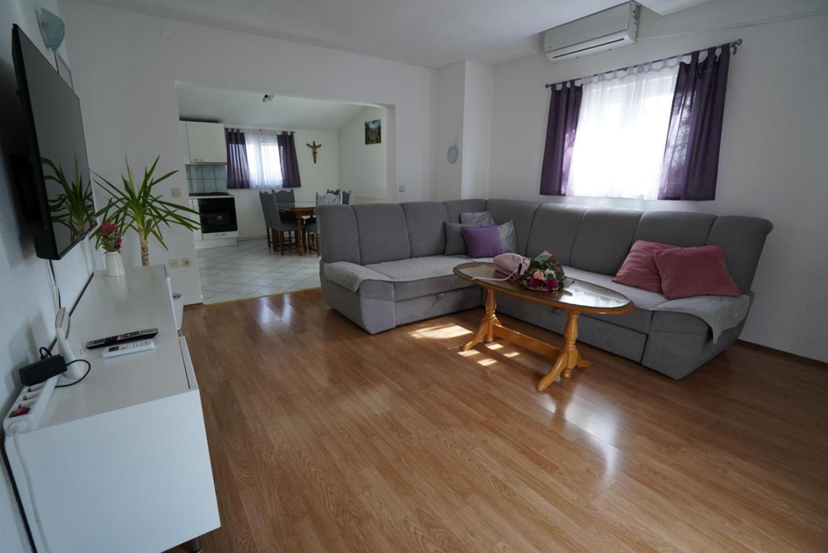 Apartman Marija 伊莫茨基 外观 照片